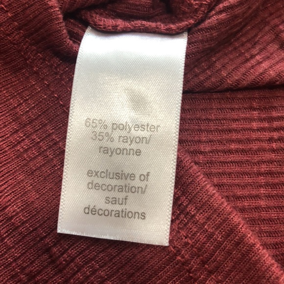 MAURICES MAROON SLEEVELESS TANK WITH 1/2 BUTTON SIZE S - Picture 6 of 8